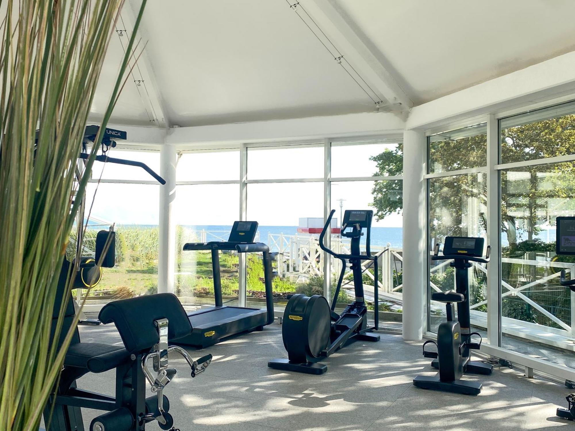 Grand Hotel Seeschloesschen Sea Retreat & Spa Timmendorfer Strand Exterior photo